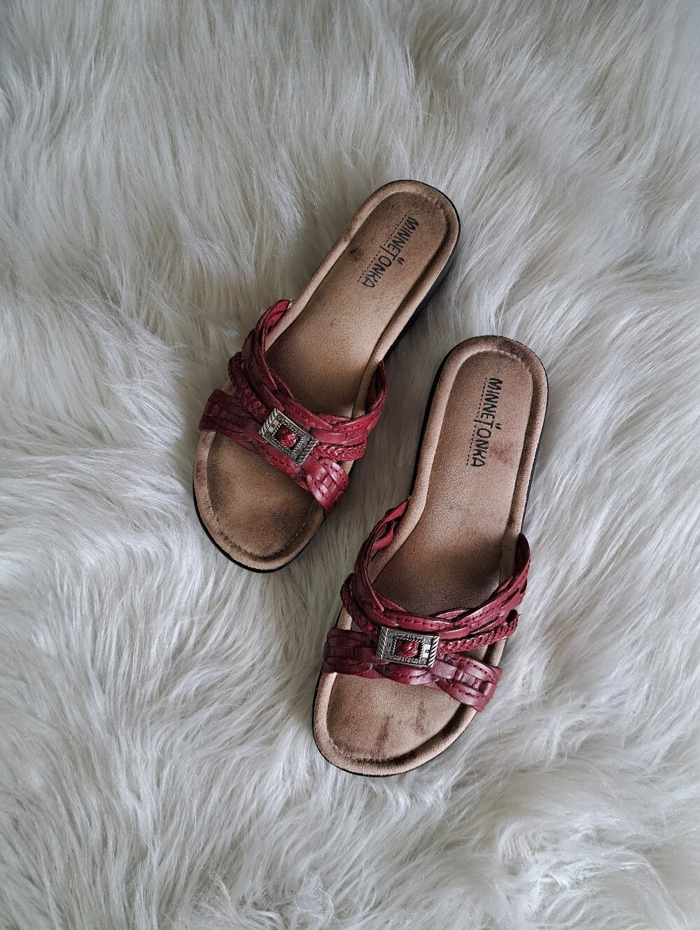 Minnetonkas In Red